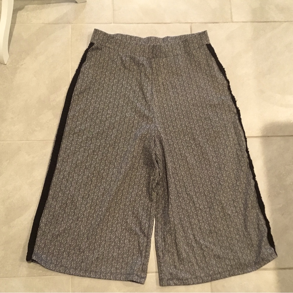Runway Ready couture Cropped Wide Leg Pants
